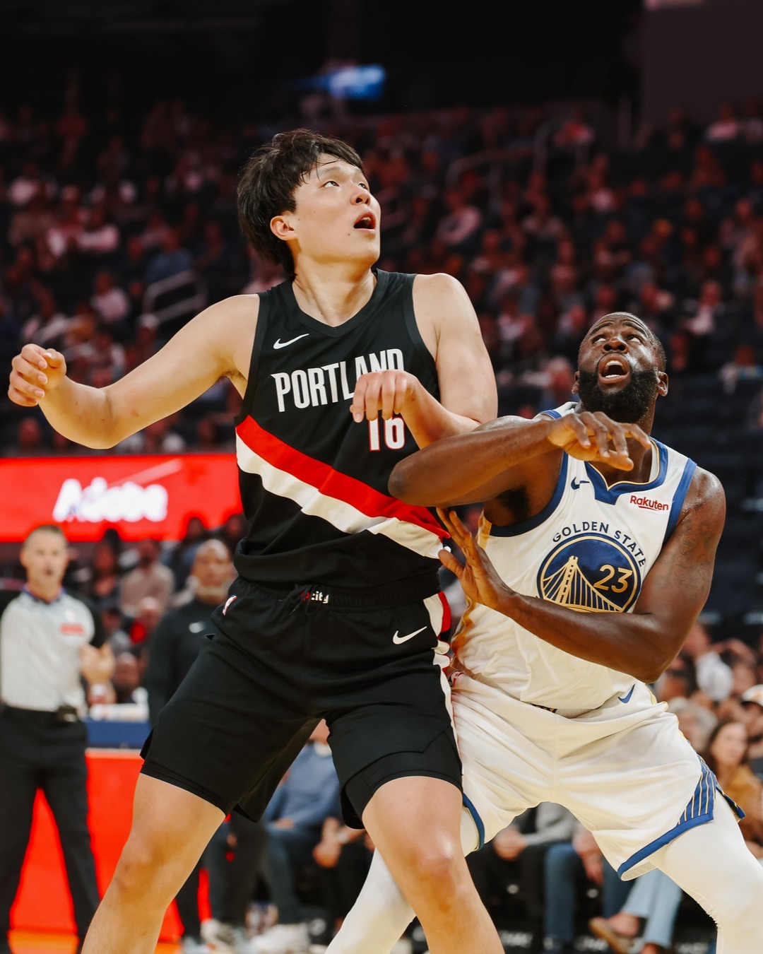 杨瀚森NBA季前赛处子秀交出4分4篮板,因犯满被迫