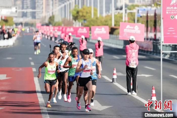 海内外跑者在淮安运河畔领略淮上江南风采与城