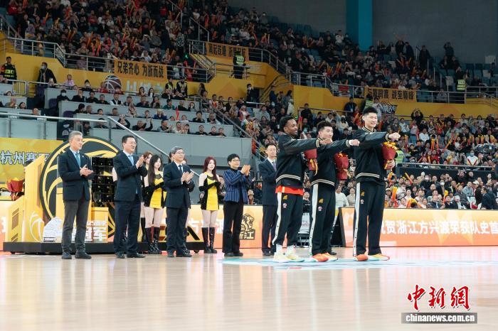 CBA新赛季揭幕战广厦力克