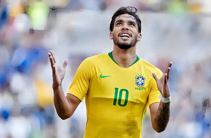 上港队启用蒯纪闻前腰角