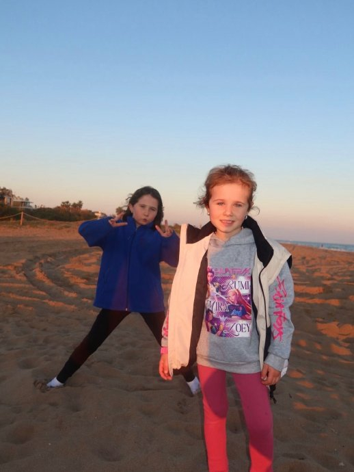 莱万多夫斯基家庭温馨时刻曝光 巴萨赛场内外双