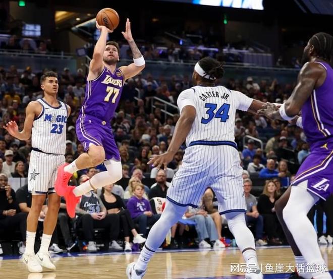 詹姆斯绝杀+东契奇33分，湖人9连胜锁定季后赛席